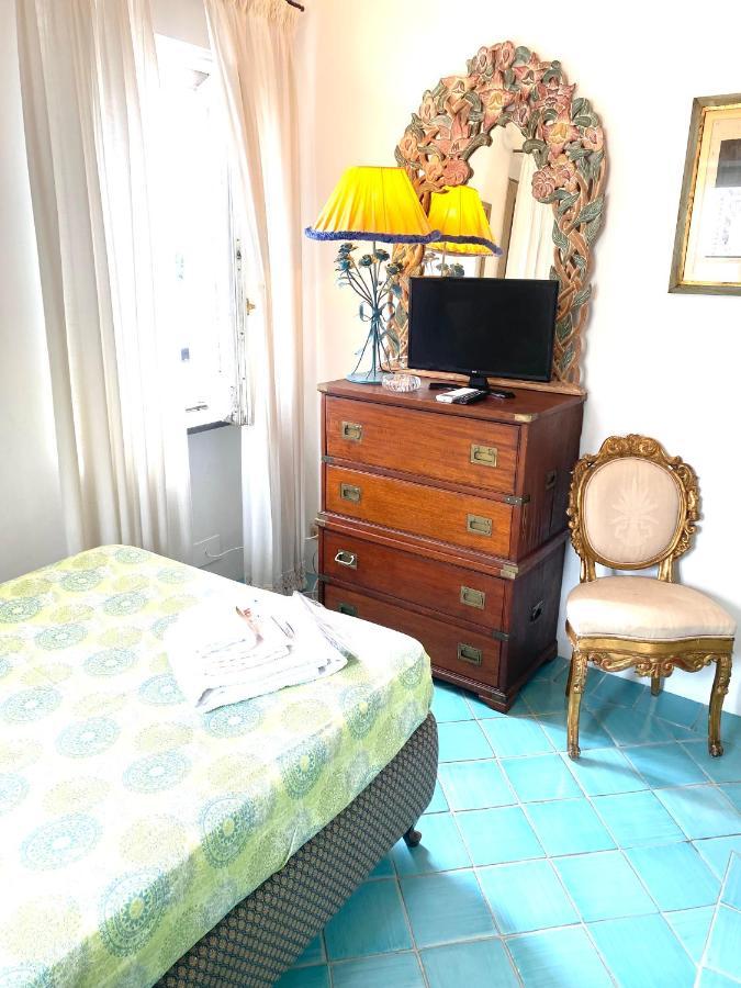 Il Campanile Sulla Piazzetta Bed & Breakfast Capri Bagian luar foto
